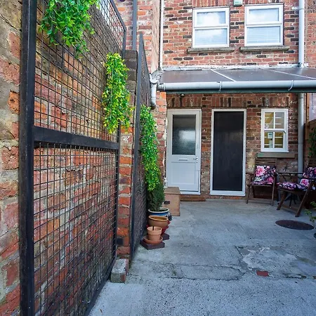 Courtyard * York